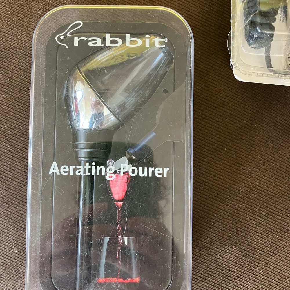 Rabbit Black Aerating Pourer